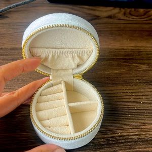 Velvet jewelry travel case